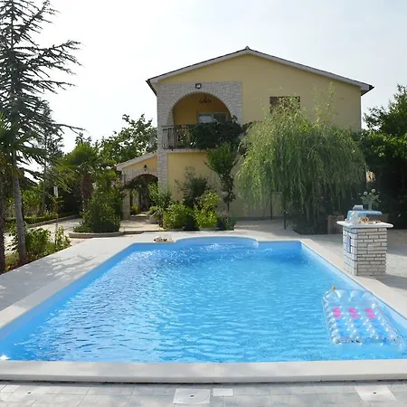 Apartman Karlo